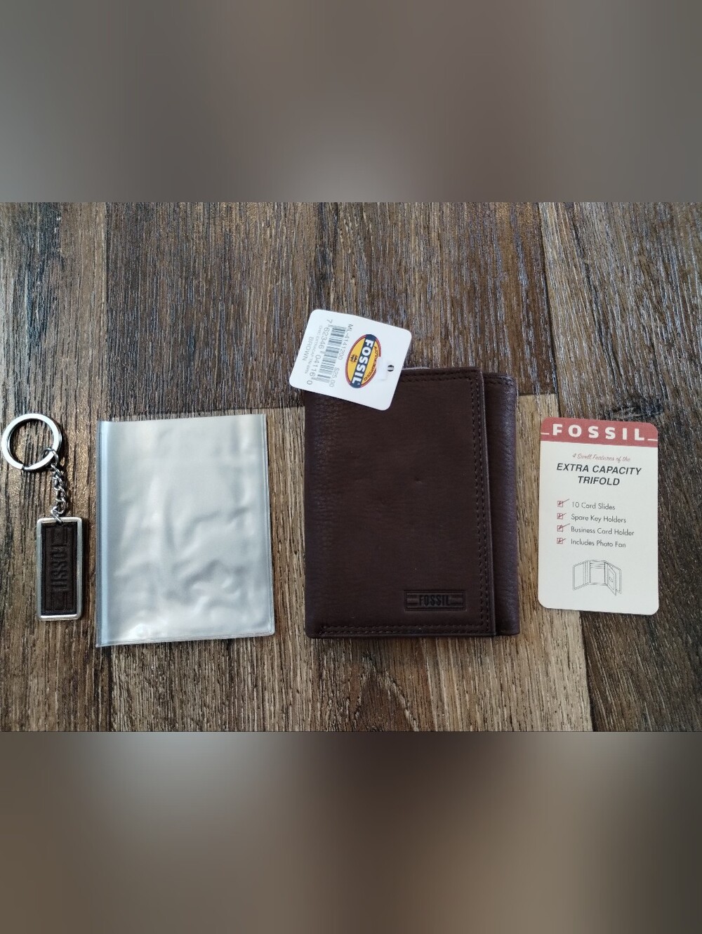 Fossil Brown Leather Trifold Wallet with Keychain Tag NWT Colorado Tin Extra Cap - Picture 2 of 11